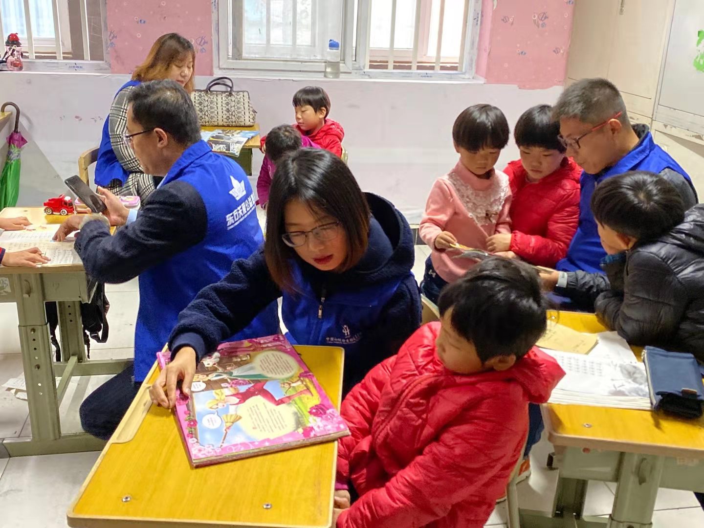 “大爱无疆，慈心为民”志愿者公益活动走进“北京光爱学校”(图4)